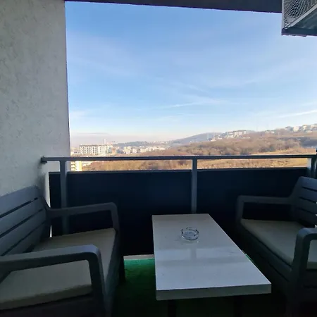 Gray Nearby Amethyst & Vivo Mall Floresti (Cluj)